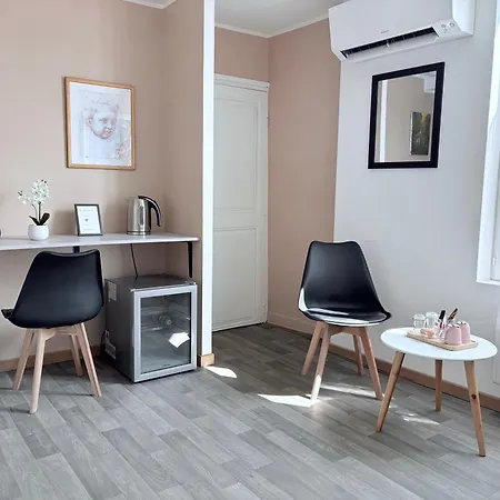 לינה וארוחת בוקר Au Richebourg 4*