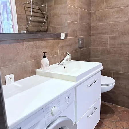 Au Richebourg לינה וארוחת בוקר