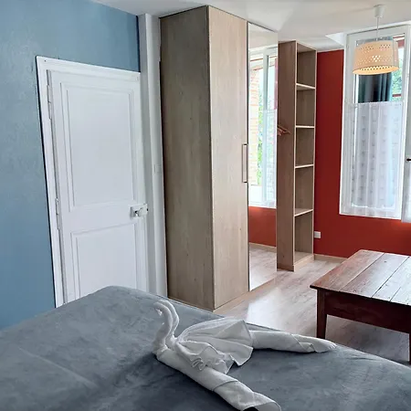 Au Richebourg לינה וארוחת בוקר