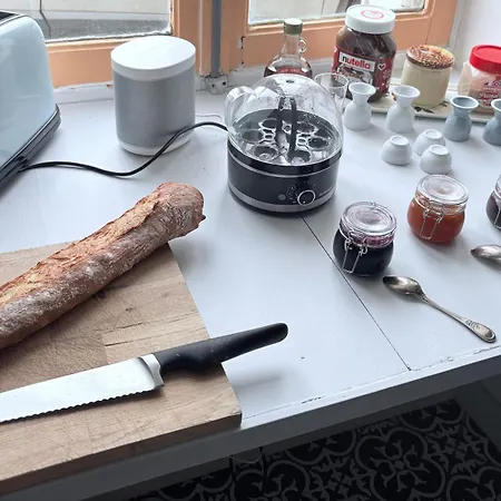 לינה וארוחת בוקר Au Richebourg נוגנט-סור-סיין