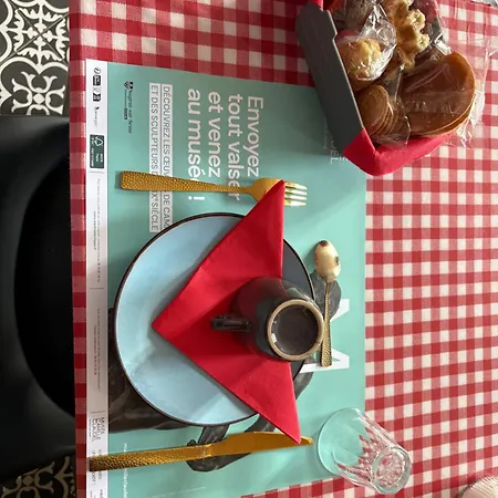 Au Richebourg לינה וארוחת בוקר