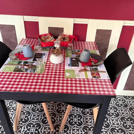 Au Richebourg לינה וארוחת בוקר 4*