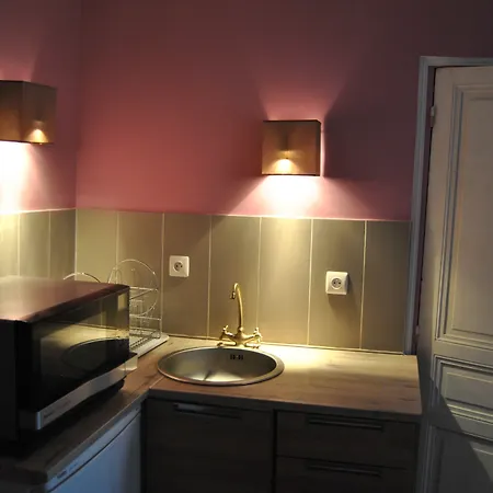 לינה וארוחת בוקר Au Richebourg נוגנט-סור-סיין