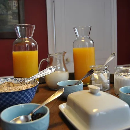 Au Richebourg נוגנט-סור-סיין